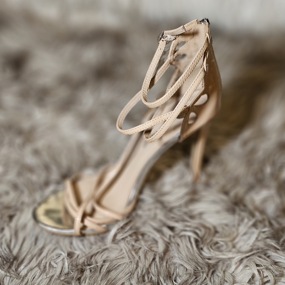 Heeled shoes - Picture 3 of 3